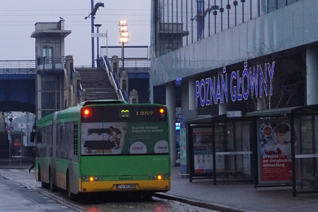 Pasażerowie, przygotujcie się na zmiany w poznańskich liniach autobusowych. Wprowadzony 1 stycznia 2019 roku system ma być bardziej przejrzysty, czytelny i zrozumiały. Na czym będą polegać zmiany? Przejdź dalej i sprawdź --->