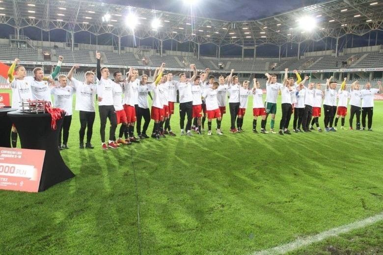 Korona Kielce zgłosiła 40 piłkarzy na mecz z Realem Saragossa w Lidze Młodzieżowej UEFA. Mecze 9 i 23 października [ZDJĘCIA]