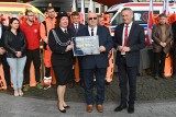 Ochotnicza Straż Pożarna w Czermnie w gminie Fałków otrzymała czek na dofinansowanie wozu strażackiego. Zobacz zdjęcia