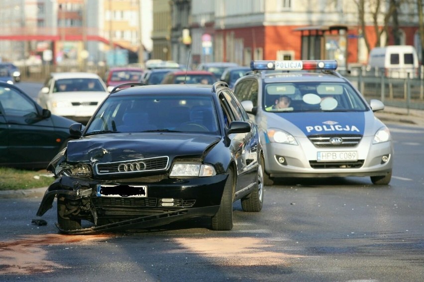 Wrocław: Wypadek na ul. Grabiszyńskiej (ZDJĘCIA)