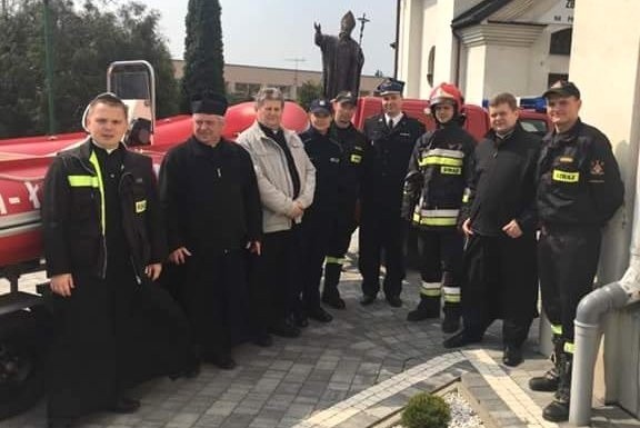 Policjanci oraz inne służby mundurowe otrzymali zaproszenie na spotkanie - w kazimierskiej parafii Podwyższenia Krzyża Świętego.