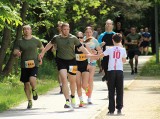 Bieg Konstytucji 3 Maja w Nowej Dębie. Dzieci, młodzież i dorośli na sportowo uczcili majowe święto. Zobacz zdjęcia