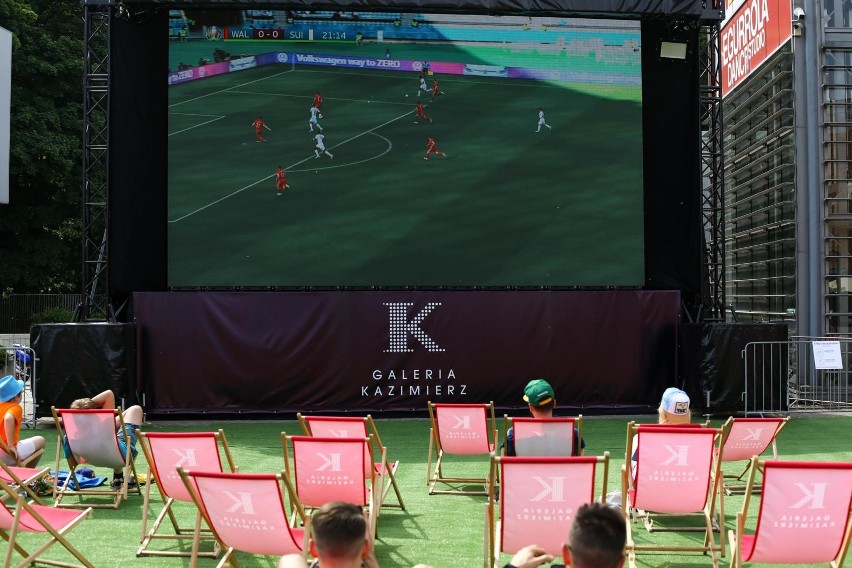 Mecze Euro 2020 można oglądać w Strefach Kibica w różnych...