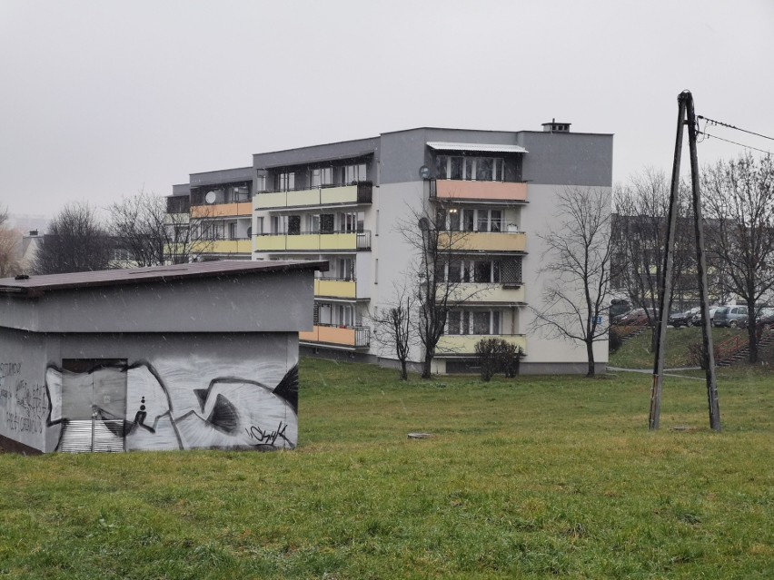 Chrzanów. Kolejne bloki powstaną na os. Młodości i Północ-Tysiąclecie ale kosztem zieleni. Tanie mieszkania na wynajem [ZDJĘCIA] 