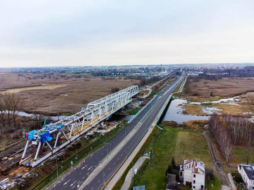 Budowa mostów nad rzeką Narew w Uhowie