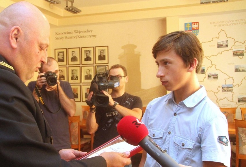 Nastoletni bohater z powiatu staszowskiego nagrodzony. Uratował życie sąsiadowi
