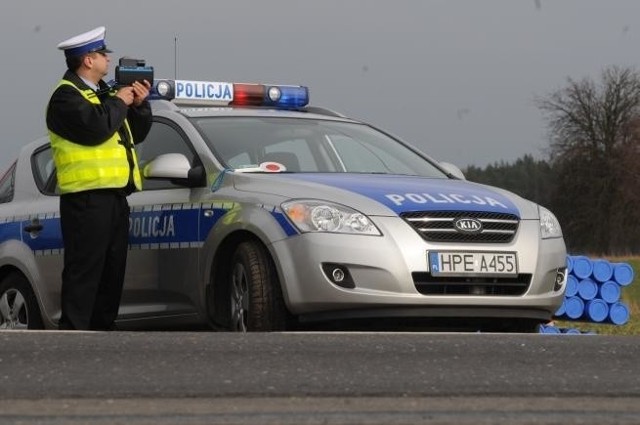 Policjanci z Koszalina zatrzymali kierowcę, który jechał z prędkością 126 km/h.
