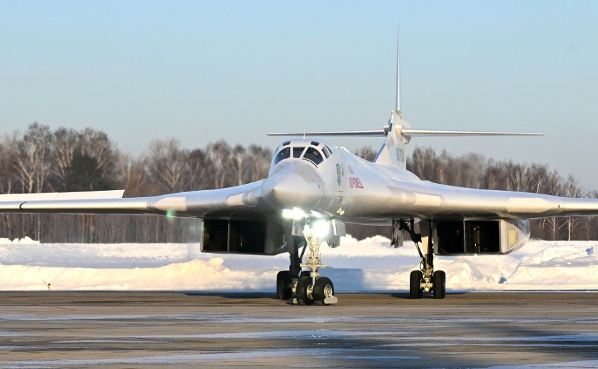 Tu-160M wchodzą w skład "triady atomowej" Rosji, są jej...