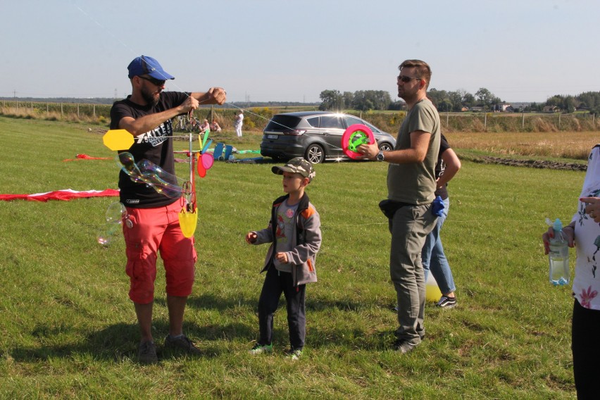 Jak brzezinianie bawili się na pikniku "Latawcowy zawrót głowy"