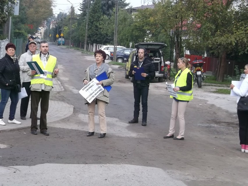 Wrocław: Mieszkańcy Zakrzowa protestowali i blokowali ulicę (ZDJĘCIA)