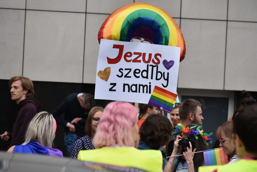 Hasła na Marszu Równości w Katowicach: Jezus szedłby z nami