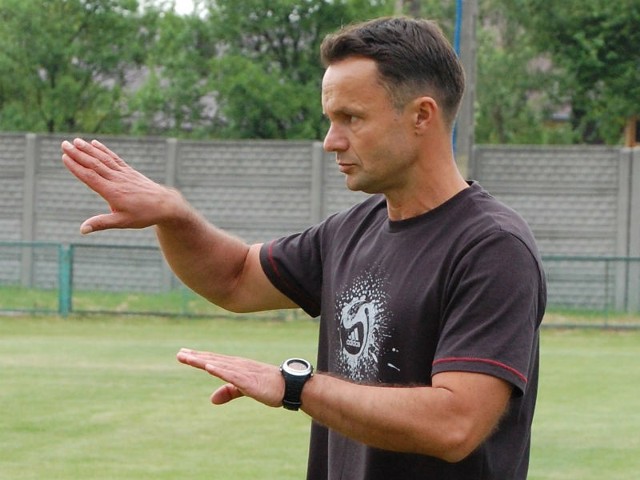 Trener Marek Kramarz niechętnie mówi o sprawdzanych przez siebie zawodnikach.