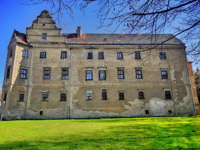 Od 1824 r. w zamku i przy zamku zorganizowano szpital dla...
