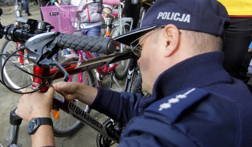 Policjanci z bydgoskiego Śródmieścia odzyskali pięć rowerów,...