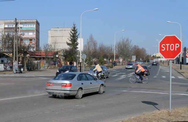 Władze miasta i starostwa w Pabianicach dogadały się co do niebezpiecznego skrzyżowania.