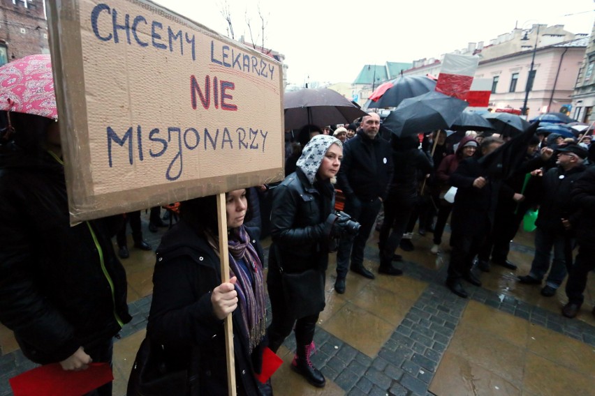 Strajk Kobiet w Lublinie. Na placu Łokietka protestowało pół tysiąca osób