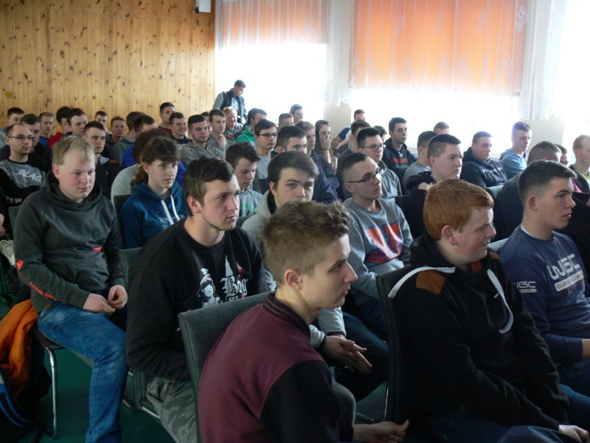 Uczniowie Zespołu Szkół Centrum Kształcenia Rolniczego w Sandomierzu szkolili się jak składać wnioski o dopłaty bezpośrednie 