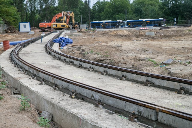 Trwa przebudowa pętli w Pleszowie. To przy okazji tych prac uda się zmodernizować także zniszczone torowisko