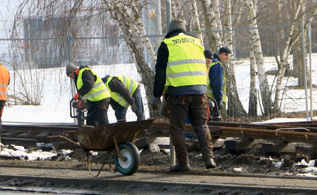 Modernizacja torowiska tramwajowego przy osiedlu Rządz w Grudziądzu trwa od lutego