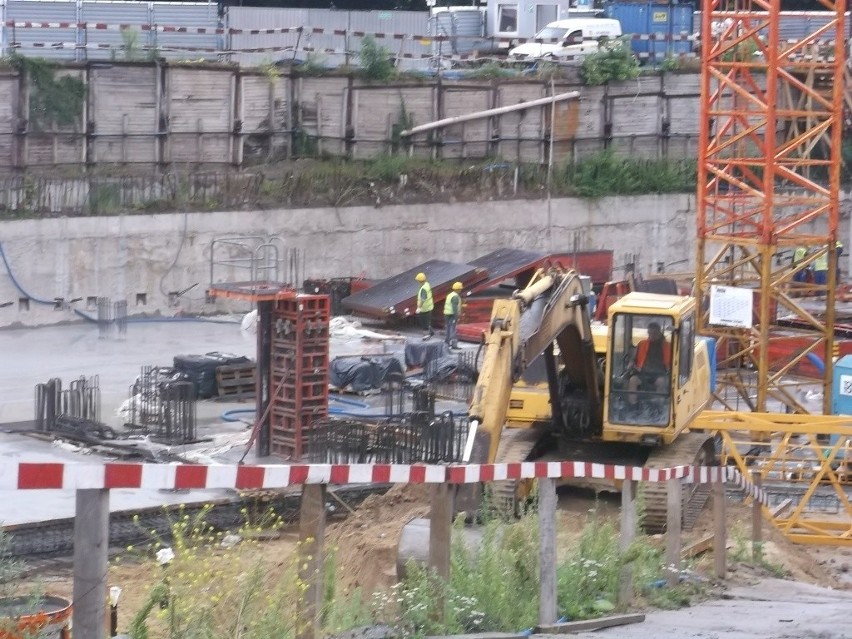 Wrocławski Hilton ma już fundamenty. Teraz będzie rósł (ZDJĘCIA)