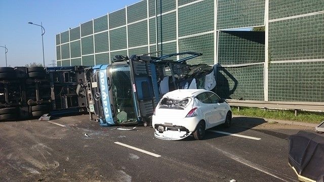 Wypadek na DK 1 w Tychach: zarzuty dla pijanego kierowcy ciężarówki [ZDJĘCIA]
