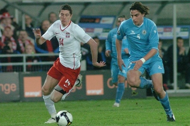 Robert Lewandowski (z lewej) na mundialu jeszcze nie grał