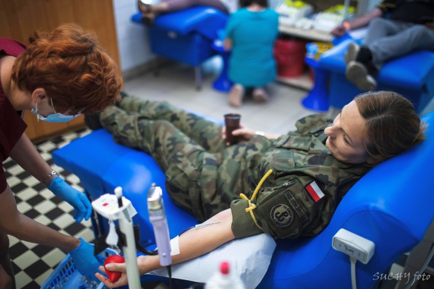 Świętokrzyscy terytorialsi podzielili się cennym darem. Zobacz zdjęcia z akcji krwiodawstwa