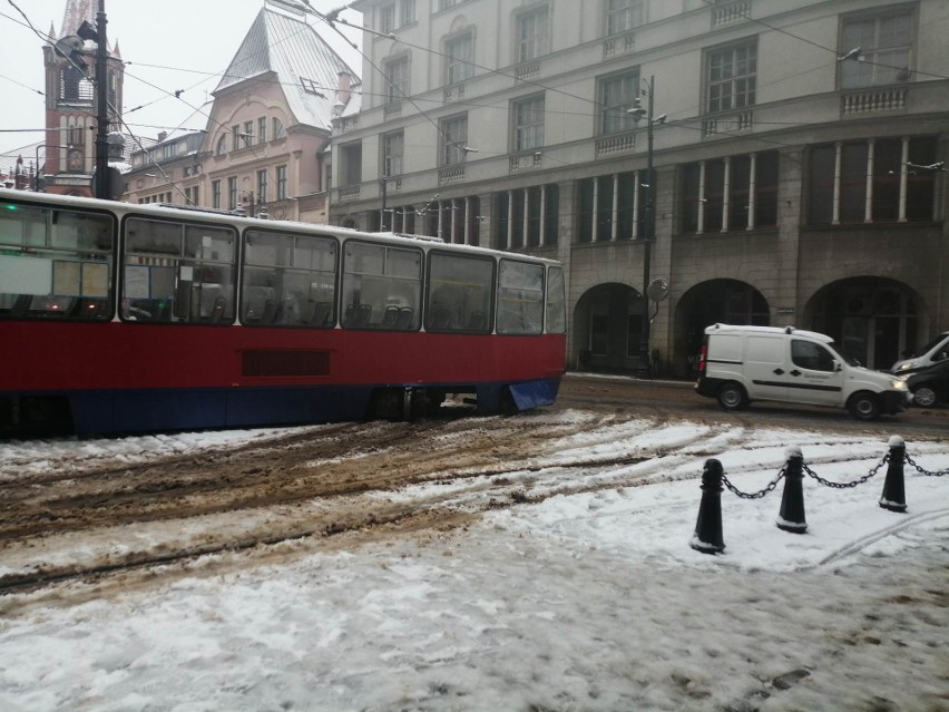 Przed godz. 15 na ul. Gdańskiej wykoleił się tramwaj linii...