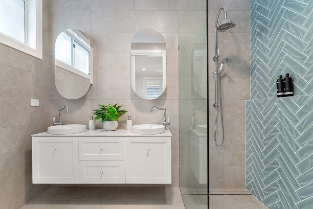 Planujesz remont łazienki? Myślisz o odświeżeniu łazienki, ale nie wiesz, jakie są modne trendy łazienkowe? Szukasz inspiracji na urządzenie stylowej łazienki? Sprawdź nasze propozycje. 