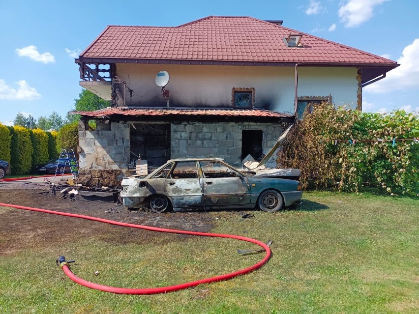 Pożar w Dąbrówkach Breńskich k. Dąbrowy Tarnowskiej spłonęła przybudówka domu mieszkalnego. Mamy zdjęcia