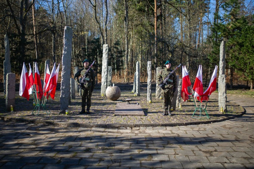 W Słupsku uczczono pamięć robotników pomordowanych w marcu...