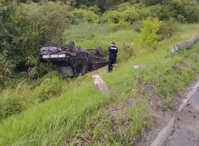 Wypadek w Strzelcach. Zawiniły prędkość i promile.