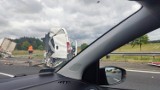 Dramatyczny wypadek na S5 w Łubowie! Zderzyły się bus i ciężarówka