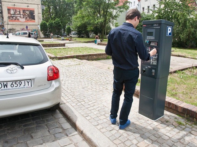 Strefa płatnego parkowania we Wrocławiu powiększy się o 76 miejsc