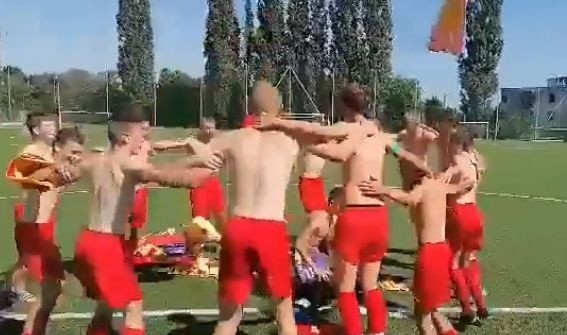 Piłkarze KKP Korona Kielce wygrali w Centralnej Lidze Juniorów do 15 lat z Cracovią 2:1.