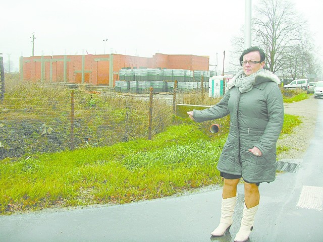 - Chcemy zapełnić strefę aktywizacji gospodarczej pomiędzy Lędzinami a Chrząstowicami - mówi wójt Helena Rogacka. - Kilka firm już tam się ulokowało, następne właśnie powstają.