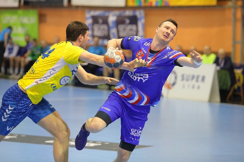 PGNiG Superliga. Bez pięciu rozgrywających też można. Piłkarze ręczni PGE VIVE Kielce wygrywają w Puławach [ZDJĘCIA, VIDEO]