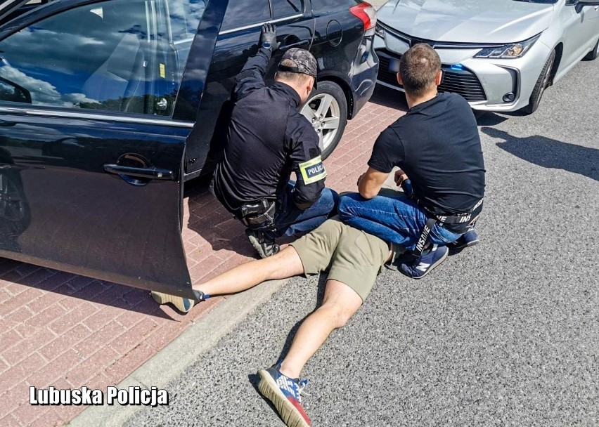 Kryminalni z międzyrzeckiej policji zabezpieczyli ponad 100...