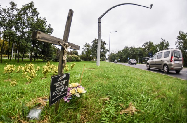 W Wielkopolsce miało miejsce 80 śmiertelnych wypadków drogowych, z czego 74 od początku wakacji. Ostatniej doby spowodowano 4 śmiertelne zdarzenia (1 w Wielkopolsce).