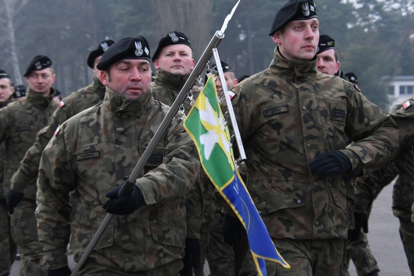 Przysięga wojskowa żołnierzy szkolenia podstawowego w Świętoszowie