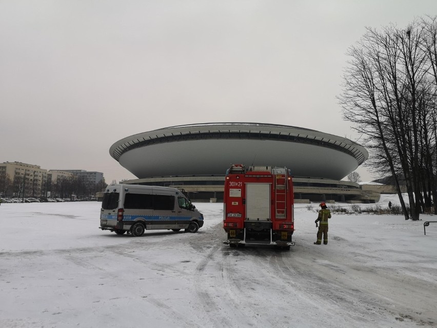 Wypadek na budowie .KTW w Katowicach. Mężczyzna spadł z wysokości trzeciego piętra. Na miejscu lądował helikopter LPR-u