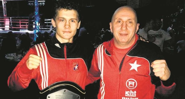 Jarosław Iwanow razem ze swoim klubowym szkoleniowcem Tomaszem Winiarskim