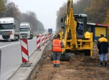 Remont drogi z Krasnopola do Sejn trwa. Wciąż obowiązuje objazd przed Murowany Most