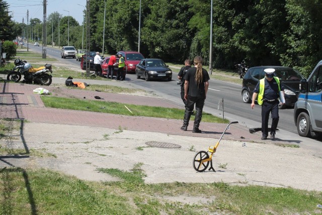 Pasażerka motocyklu, który uczestniczył w tym wypadku, zmarła w szpitalu w Radomiu.