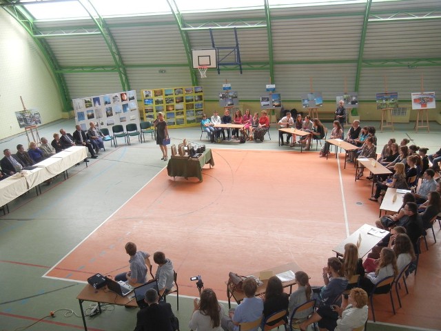 Podsumowanie konkursu o oszczędzaniu energii odbyło się w Zespole Szkół Ogólnokształcących w Wieniawie.