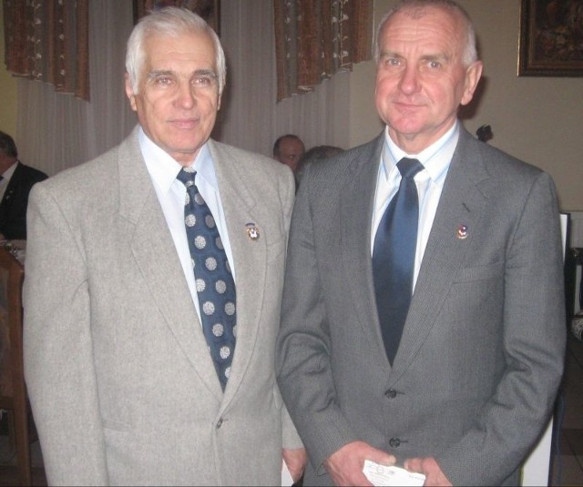 Witold Karaś (z prawej) i Zbigniew Gnida są jedynymi piłkarzami wywodzącymi się z Niska, którzy zasmakowali gry w piłkarskiej reprezentacji Polski. 