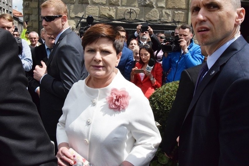 Premier Beata Szydło z mężem przyjechała na święcenia...