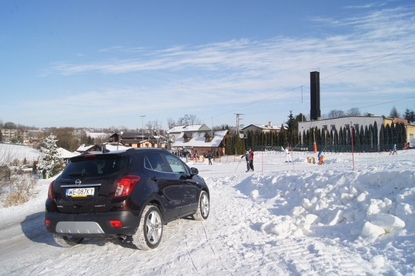 Opel Mokka to ciekawy, mały SUV, który z powodzeniem...