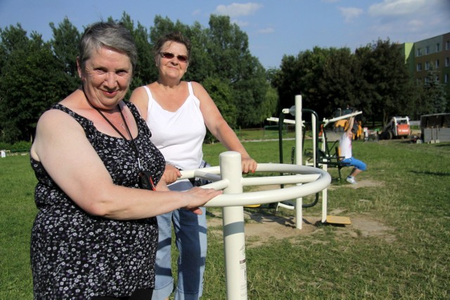 Na trawniku przy ul. Biedronki powstała siłownia