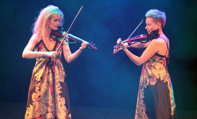 W cyklu koncerty niedzielne dziś ostatni przed przerwa wakacyjną. Na scenie grudziądzkiego teatru wystąpił duet skrzypcowy "Queens of Violins", Anita Tubaja - Sobków i Karolina Wróbel - Krysztoforska z Bydgoszczy. W przerwie koncertu otwarcie wystawy "Plakat i już"jest to prezentacja dorobku dyplomantów I Pracowni Projektowania Graficznego na wydziale Sztuk Pięknych U M K w Toruniu.